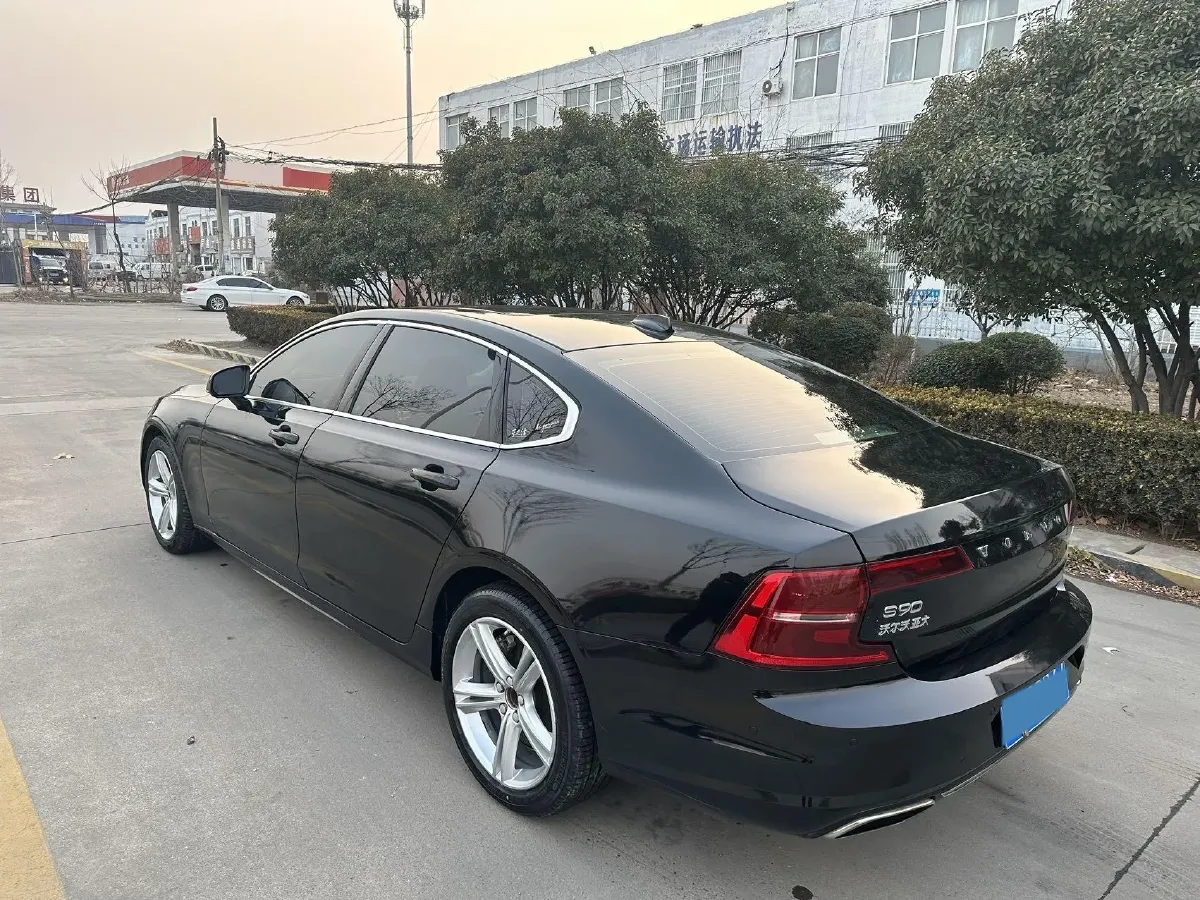2018 Volvo S90 2.0T 190HP L4 8AT,autocango,china used car exporter,china ev exporter,chinese used car exporter,chinese used ev exporter
