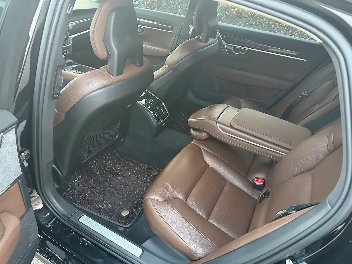 2018 Volvo S90 2.0T 190HP L4 8AT,autocango,china used car exporter,china ev exporter,chinese used car exporter,chinese used ev exporter