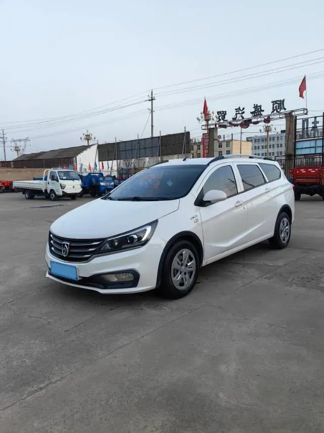 2017 BaoJun 310W 1.5L 112HP L4 6MT,autocango,china used car exporter,china ev exporter,chinese used car exporter,chinese used ev exporter
