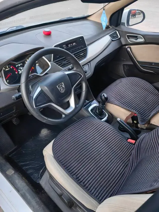 2017 BaoJun 310W 1.5L 112HP L4 6MT,autocango,china used car exporter,china ev exporter,chinese used car exporter,chinese used ev exporter