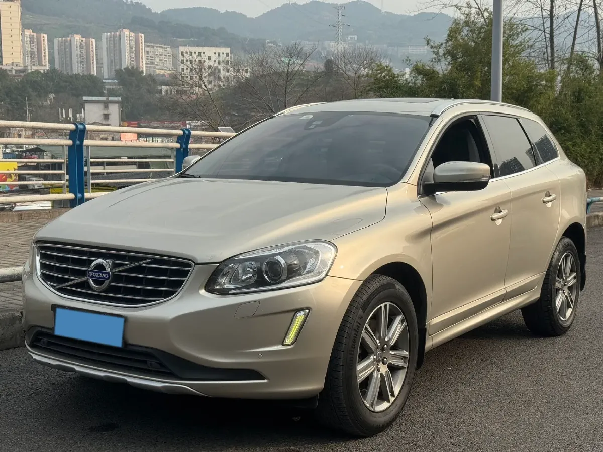 2017 Volvo XC60 2.0T 245HP L4 8AT,autocango,china used car exporter,china ev exporter,chinese used car exporter,chinese used ev exporter
