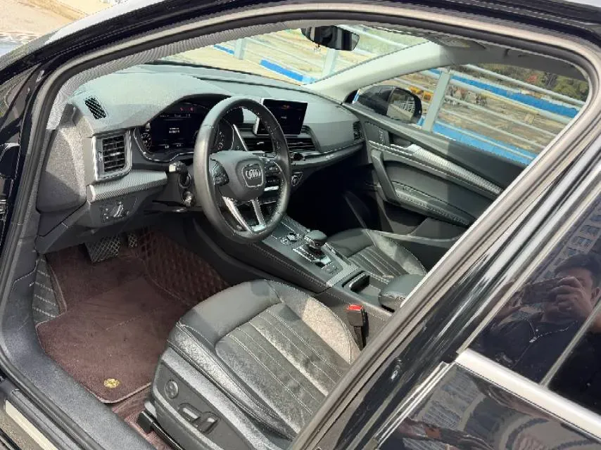 2020 Audi Q5L 2.0T 190HP L4 7DCT,autocango,china used car exporter,china ev exporter,chinese used car exporter,chinese used ev exporter