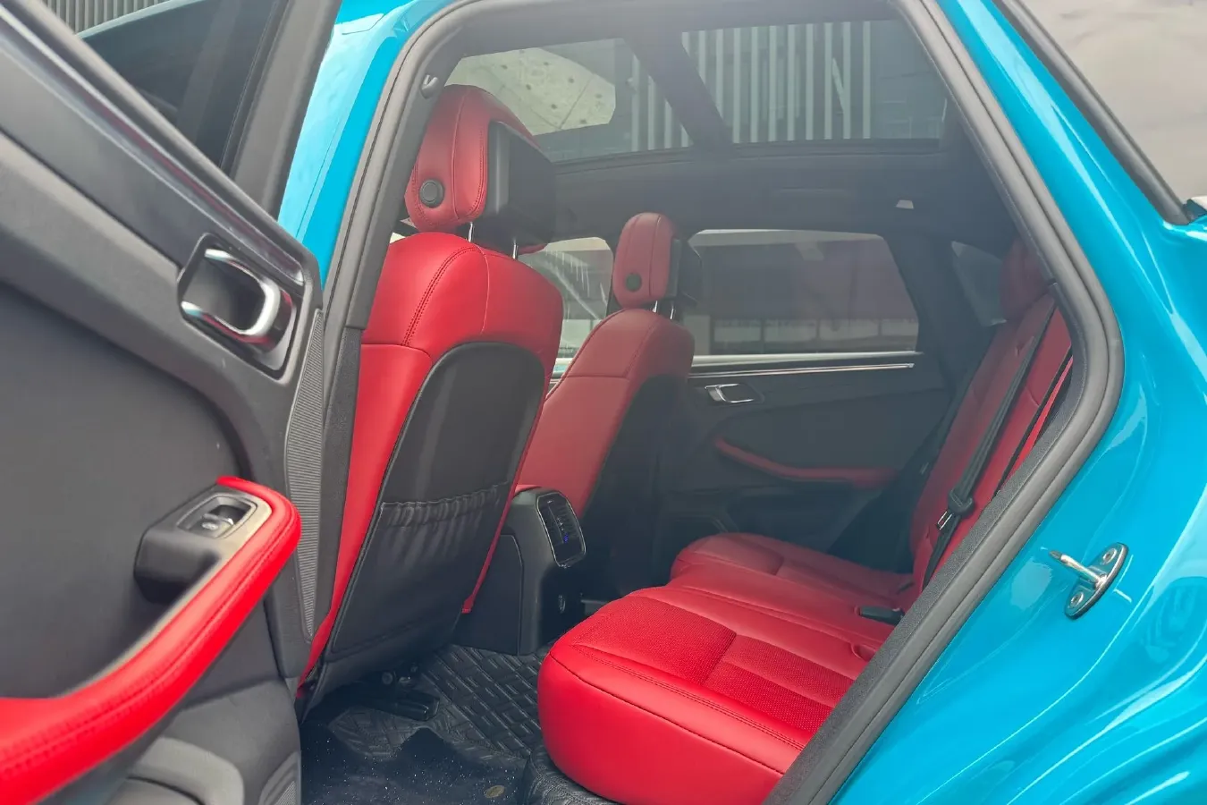 2018 Porsche Macan 2.0T 252HP L4 7DCT,autocango,china used car exporter,china ev exporter,chinese used car exporter,chinese used ev exporter