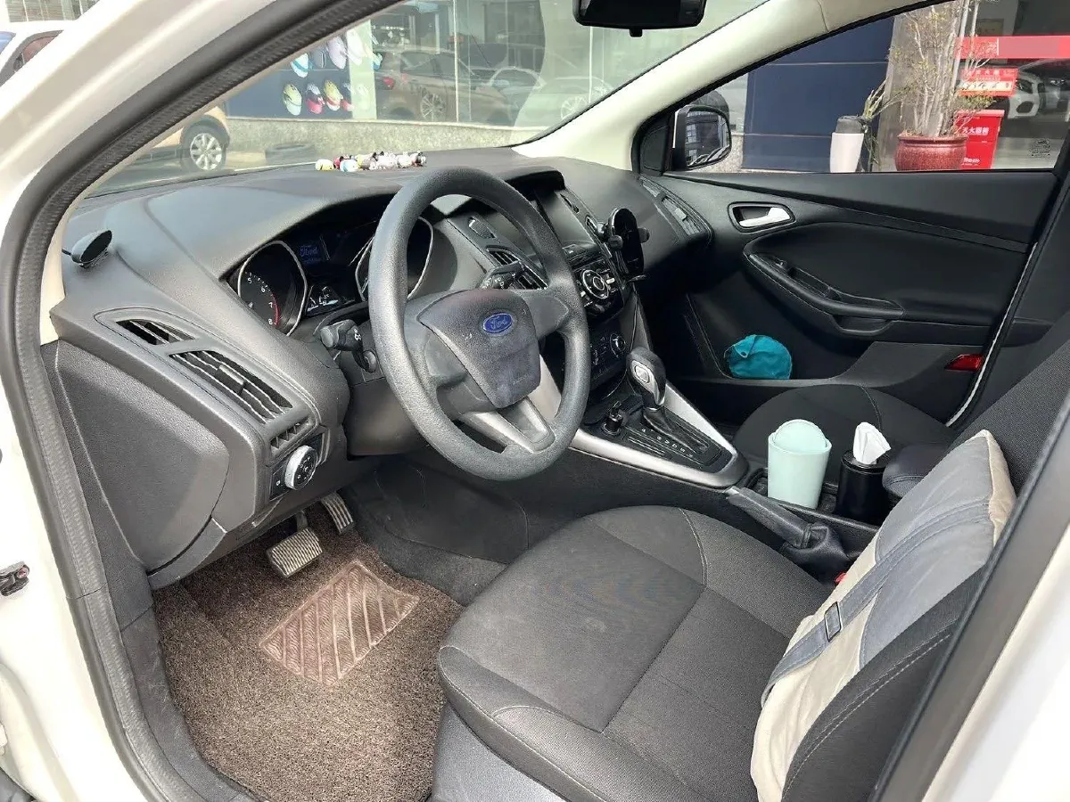 2017 Ford Focus 1.6L 125HP L4 6DCT,autocango,china used car exporter,china ev exporter,chinese used car exporter,chinese used ev exporter