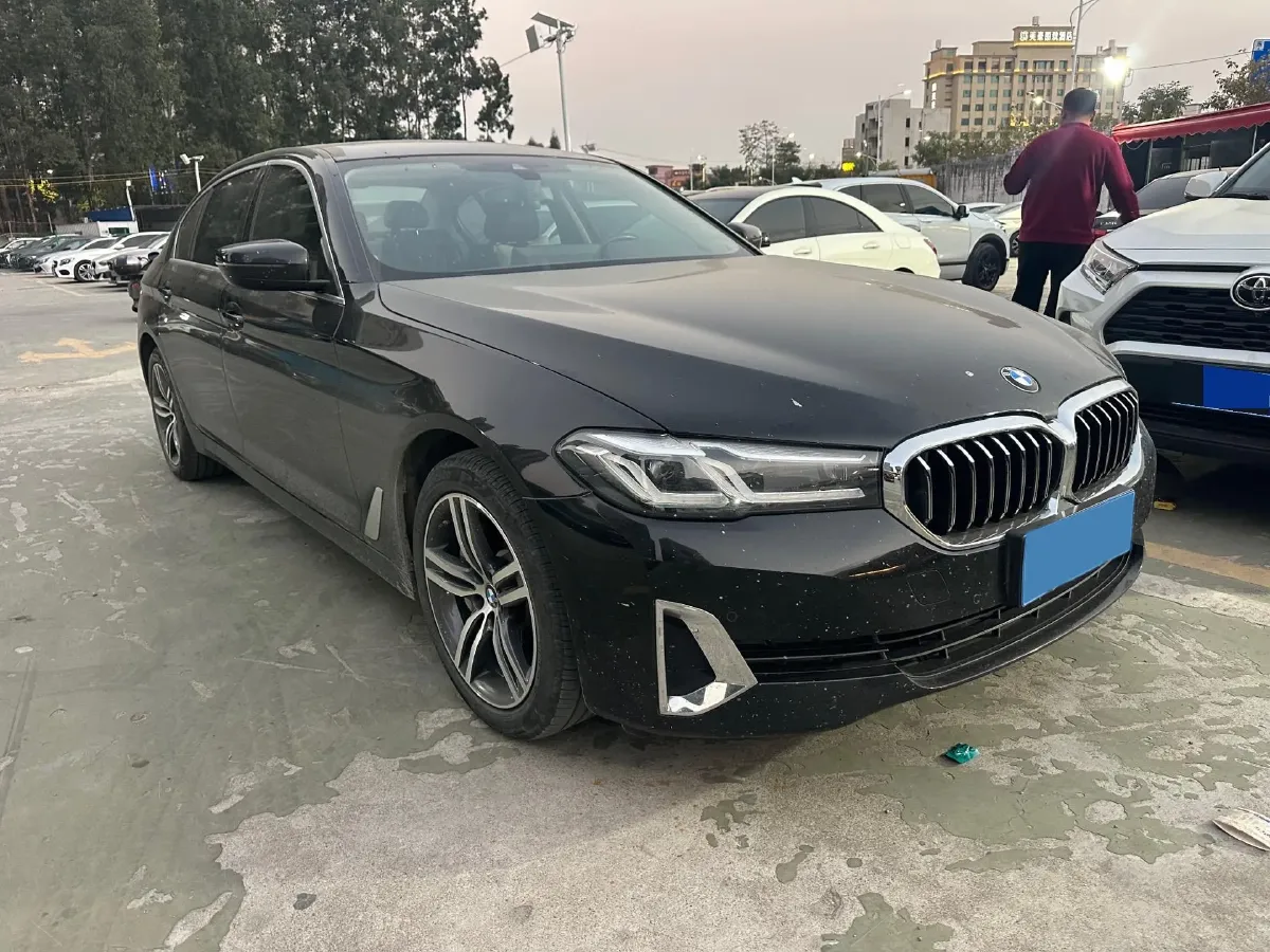 2021 BMW 5 Series 2.0T 252HP L4 8AT,autocango,china used car exporter,china ev exporter,chinese used car exporter,chinese used ev exporter