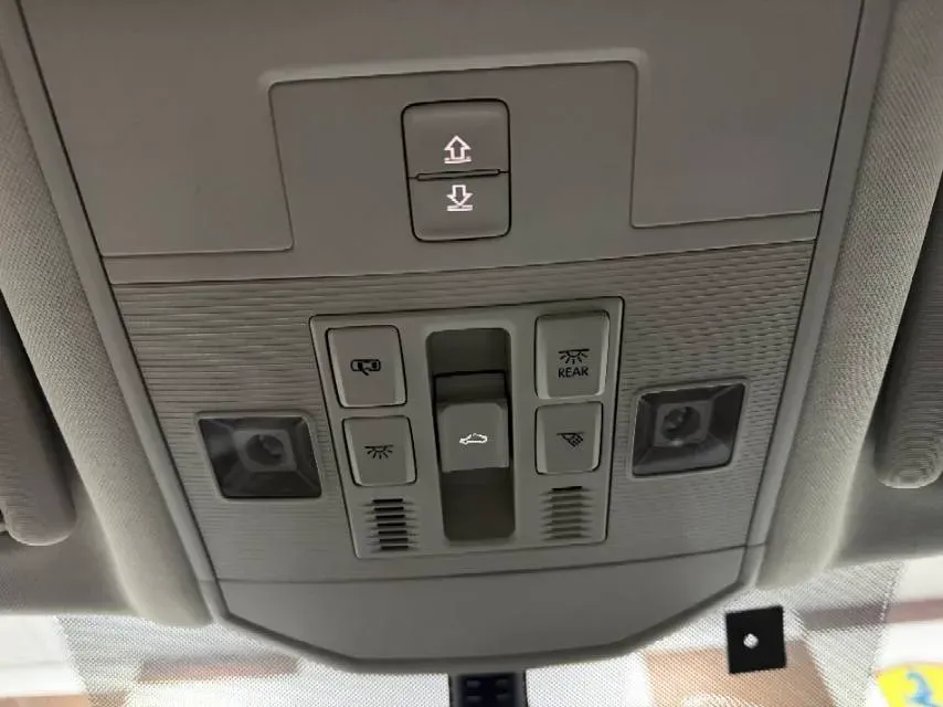 2022 Volkswagen T-Roc 1.4T 150HP L4 7DCT,autocango,china used car exporter,china ev exporter,chinese used car exporter,chinese used ev exporter