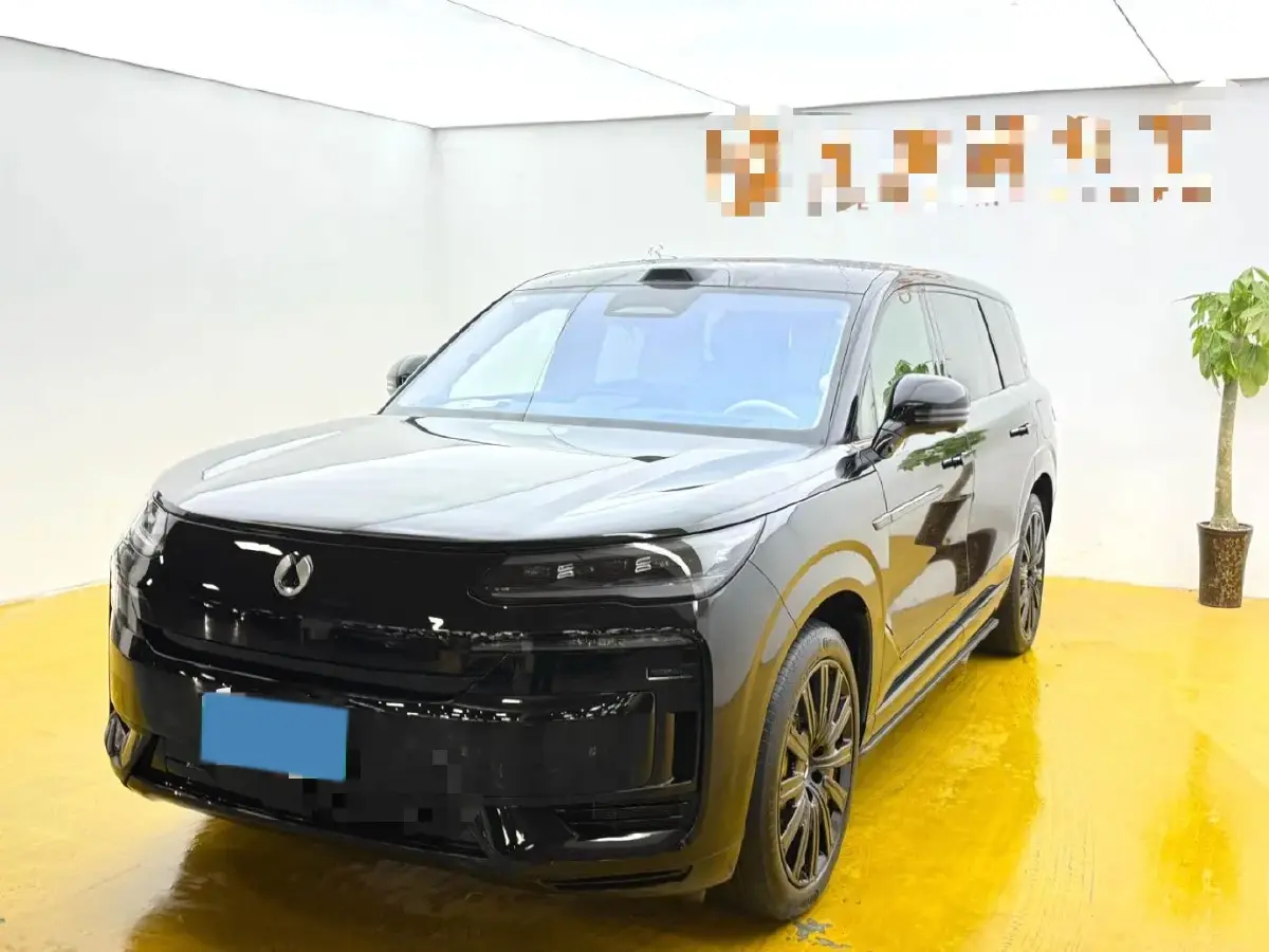 2025 Denza DenzaN9 2.0T 207HP L4 E-CVT PHEV