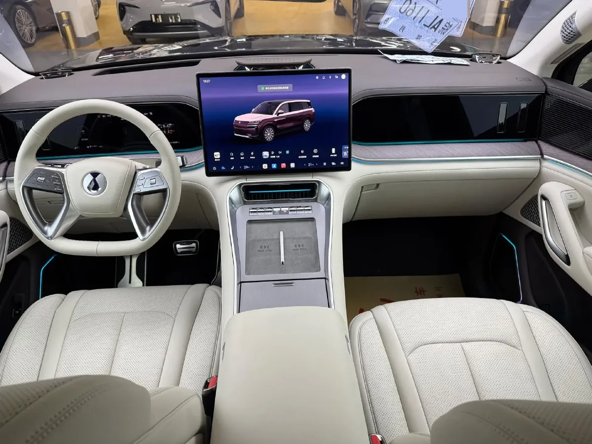 2025 Denza DenzaN9 2.0T 207HP L4 E-CVT PHEV,autocango,china used car exporter,china ev exporter,chinese used car exporter,chinese used ev exporter