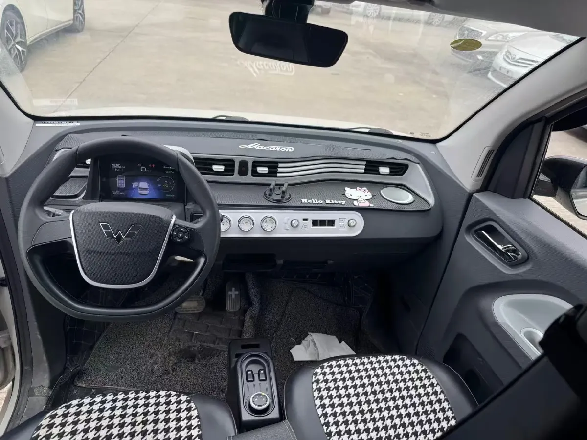 2022 WuLing HongGuang MINI EV BEV 9KWH,autocango,china used car exporter,china ev exporter,chinese used car exporter,chinese used ev exporter