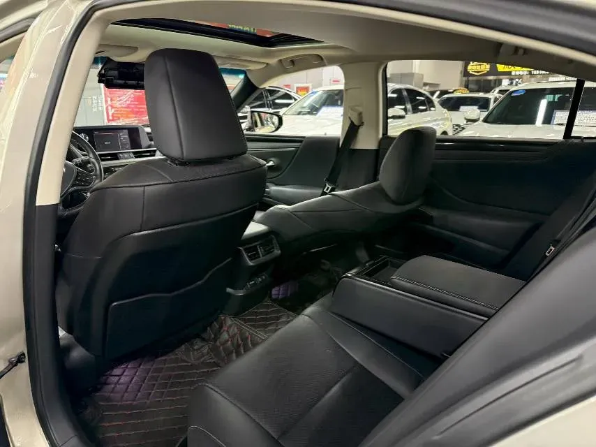 2018 Lexus ES 2.0L 167HP L4 6AT,autocango,china used car exporter,china ev exporter,chinese used car exporter,chinese used ev exporter