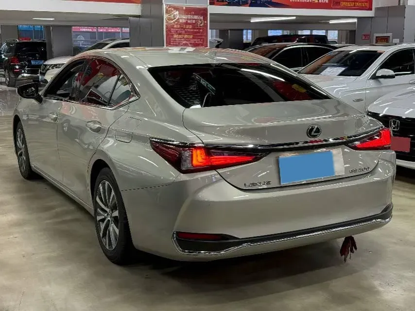 2018 Lexus ES 2.0L 167HP L4 6AT,autocango,china used car exporter,china ev exporter,chinese used car exporter,chinese used ev exporter