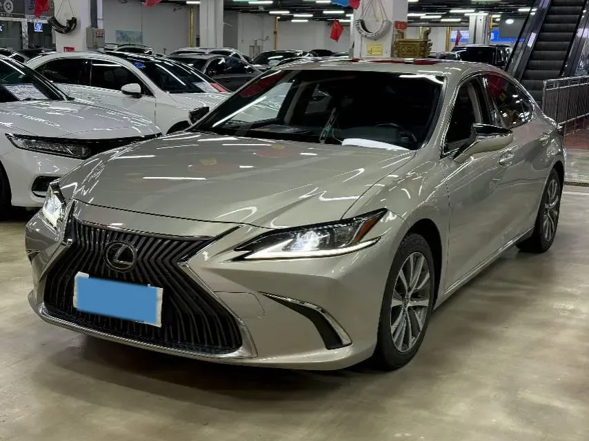 2018 Lexus ES 2.0L 167HP L4 6AT,autocango,china used car exporter,china ev exporter,chinese used car exporter,chinese used ev exporter