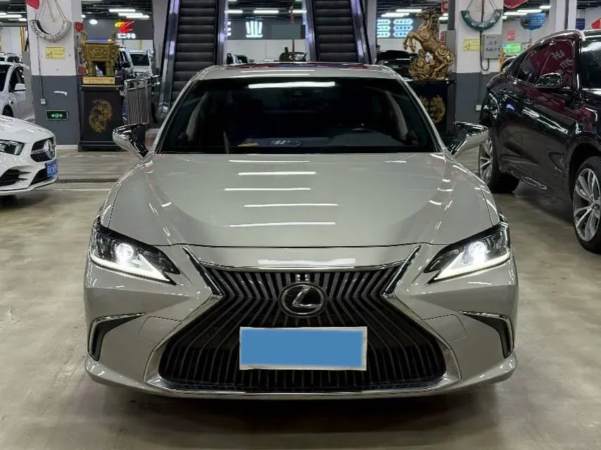 2018 Lexus ES 2.0L 167HP L4 6AT,autocango,china used car exporter,china ev exporter,chinese used car exporter,chinese used ev exporter