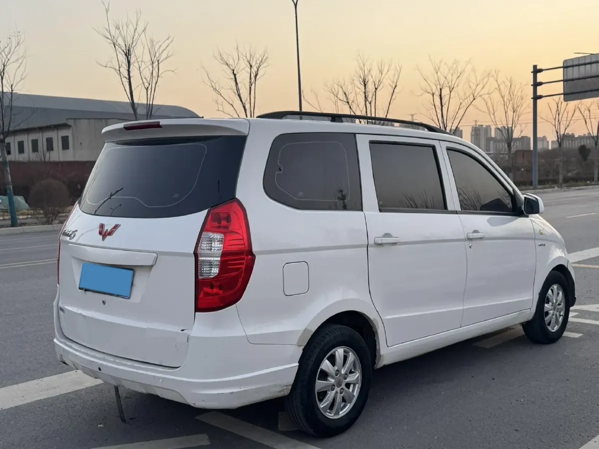 2018 WuLing HongGuang 1.5L 105HP L4 5MT,autocango,china used car exporter,china ev exporter,chinese used car exporter,chinese used ev exporter