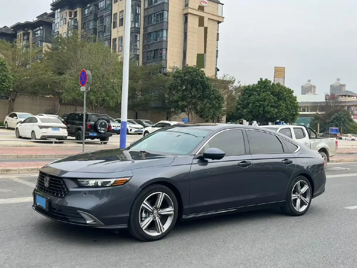 2023 Honda Accord 1.5T 192HP L4 CVT