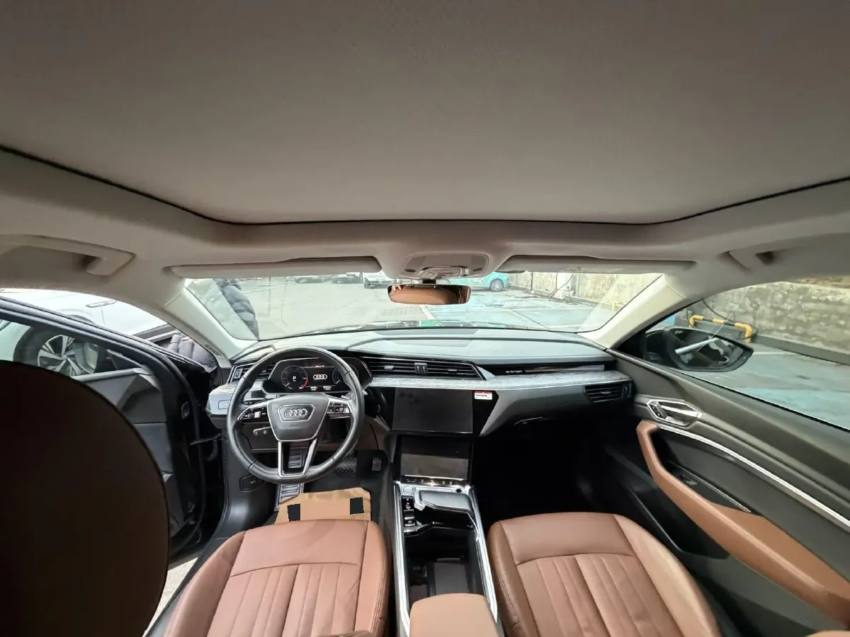 2019 Audi e-tron 2AT BEV 95KWH,autocango,china used car exporter,china ev exporter,chinese used car exporter,chinese used ev exporter