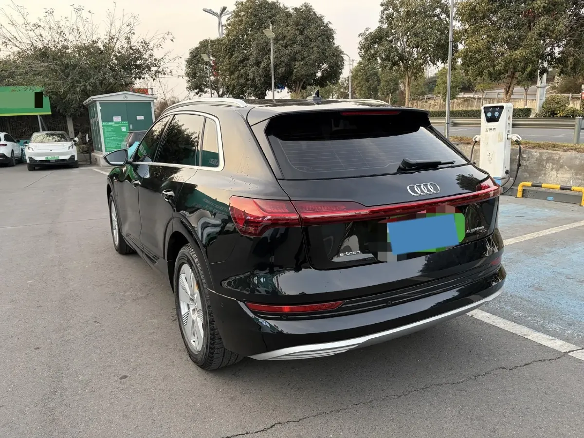 2019 Audi e-tron 2AT BEV 95KWH,autocango,china used car exporter,china ev exporter,chinese used car exporter,chinese used ev exporter