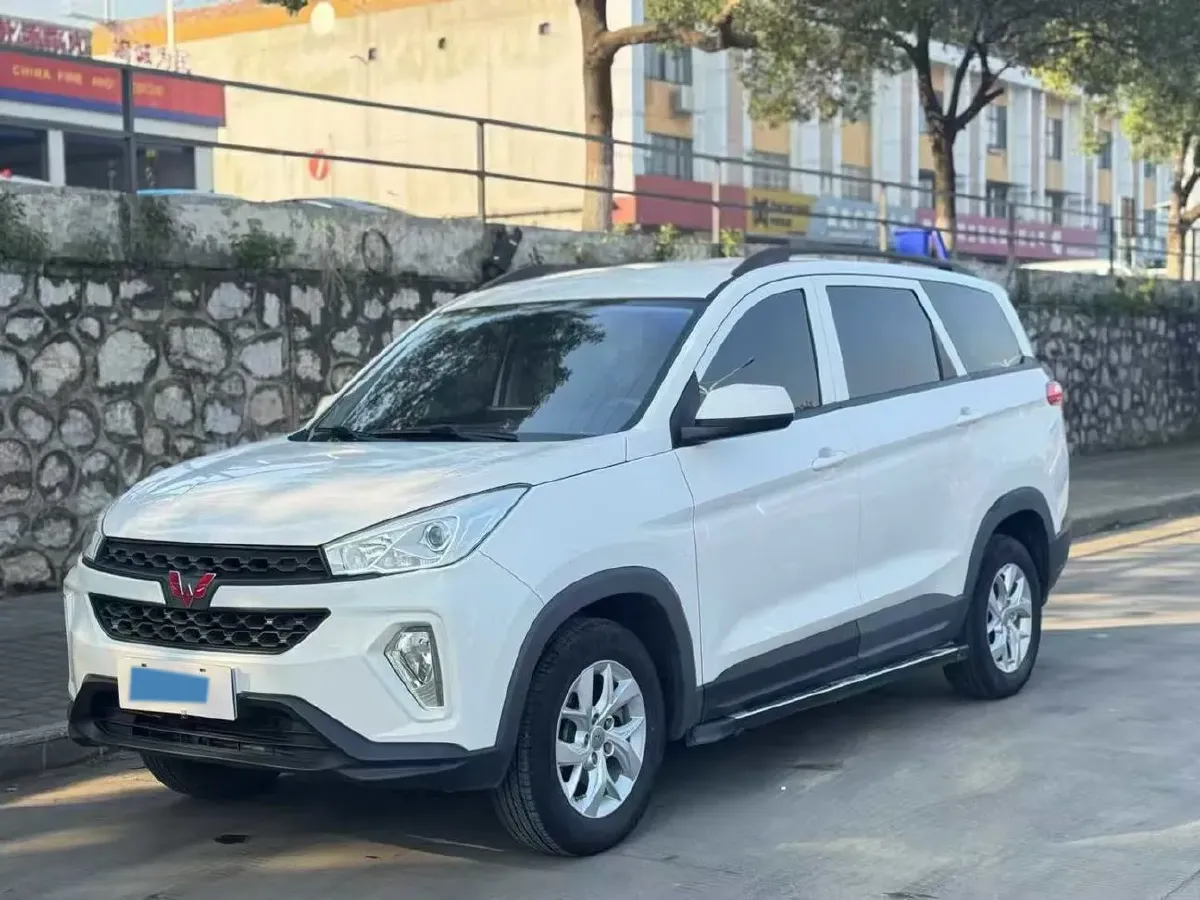 2019 WuLing HongGuang S3 1.5L 99HP L4 6MT,autocango,china used car exporter,china ev exporter,chinese used car exporter,chinese used ev exporter