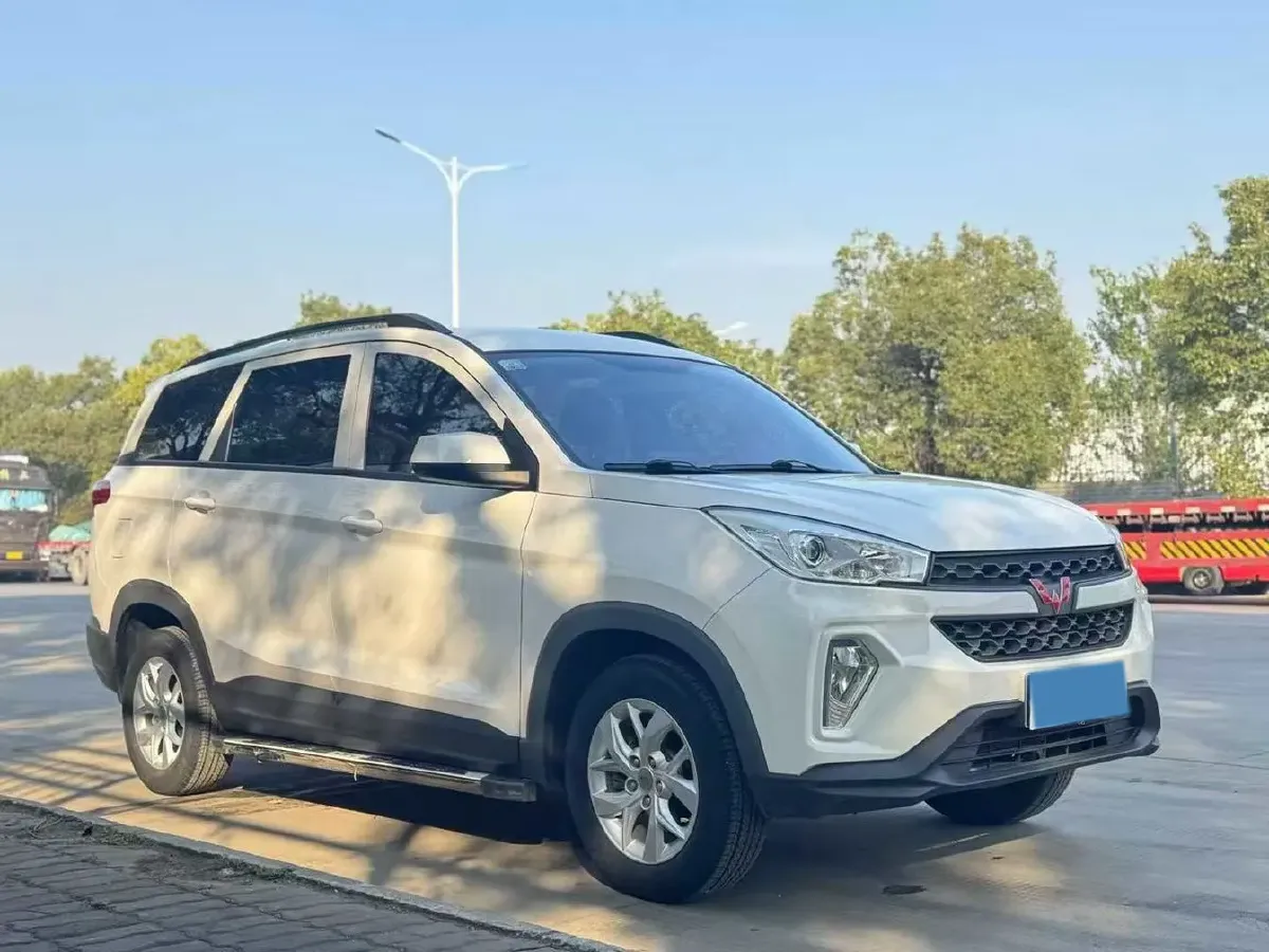 2019 WuLing HongGuang S3 1.5L 99HP L4 6MT,autocango,china used car exporter,china ev exporter,chinese used car exporter,chinese used ev exporter