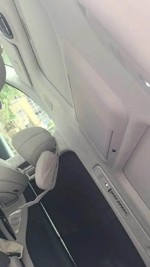 2025 Voyah Dream 1.5T 150HP L4 PHEV 41.7KWH,autocango,china used car exporter,china ev exporter,chinese used car exporter,chinese used ev exporter