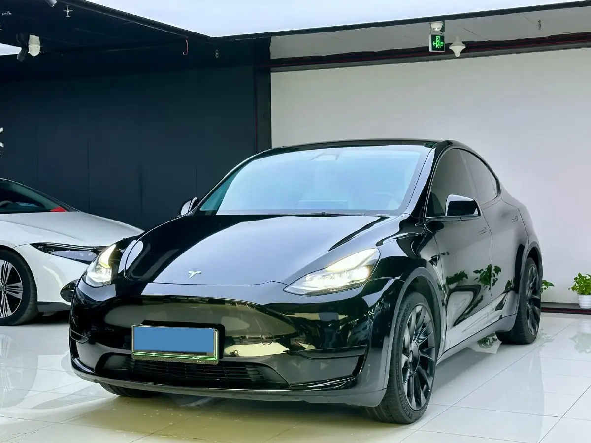 2022 Tesla Model Y BEV 60KWH