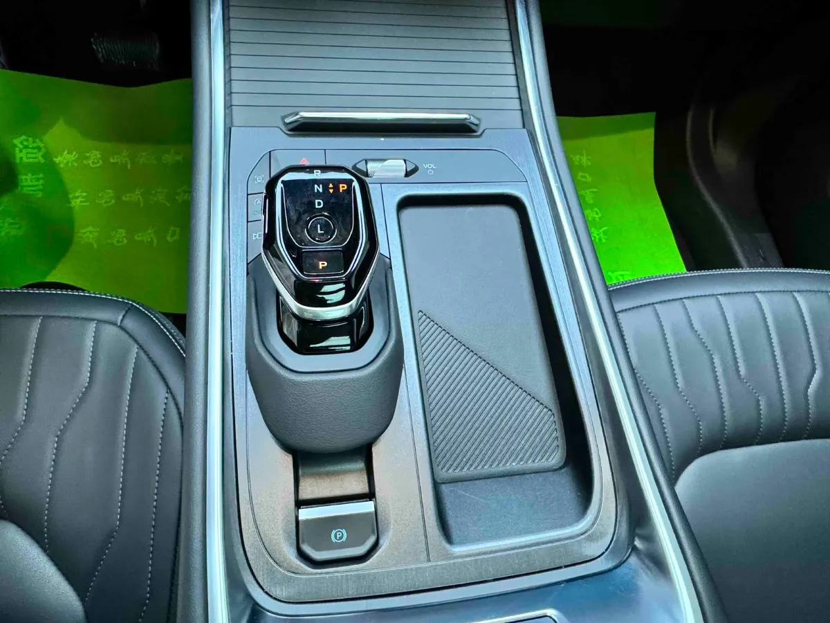 2025 Ford Edge 2.0T 252HP L4 8AT,autocango,china used car exporter,china ev exporter,chinese used car exporter,chinese used ev exporter