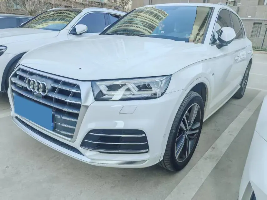 2020 Audi Q5L 2.0T 252HP L4 7DCT,autocango,china used car exporter,china ev exporter,chinese used car exporter,chinese used ev exporter