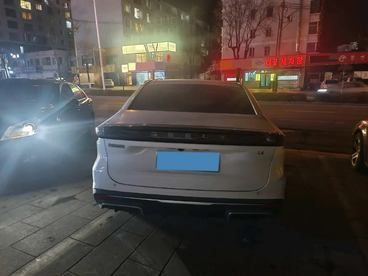 2024 Geely Galaxy L6 1.5T 163HP L4 3DHT PHEV,autocango,china used car exporter,china ev exporter,chinese used car exporter,chinese used ev exporter