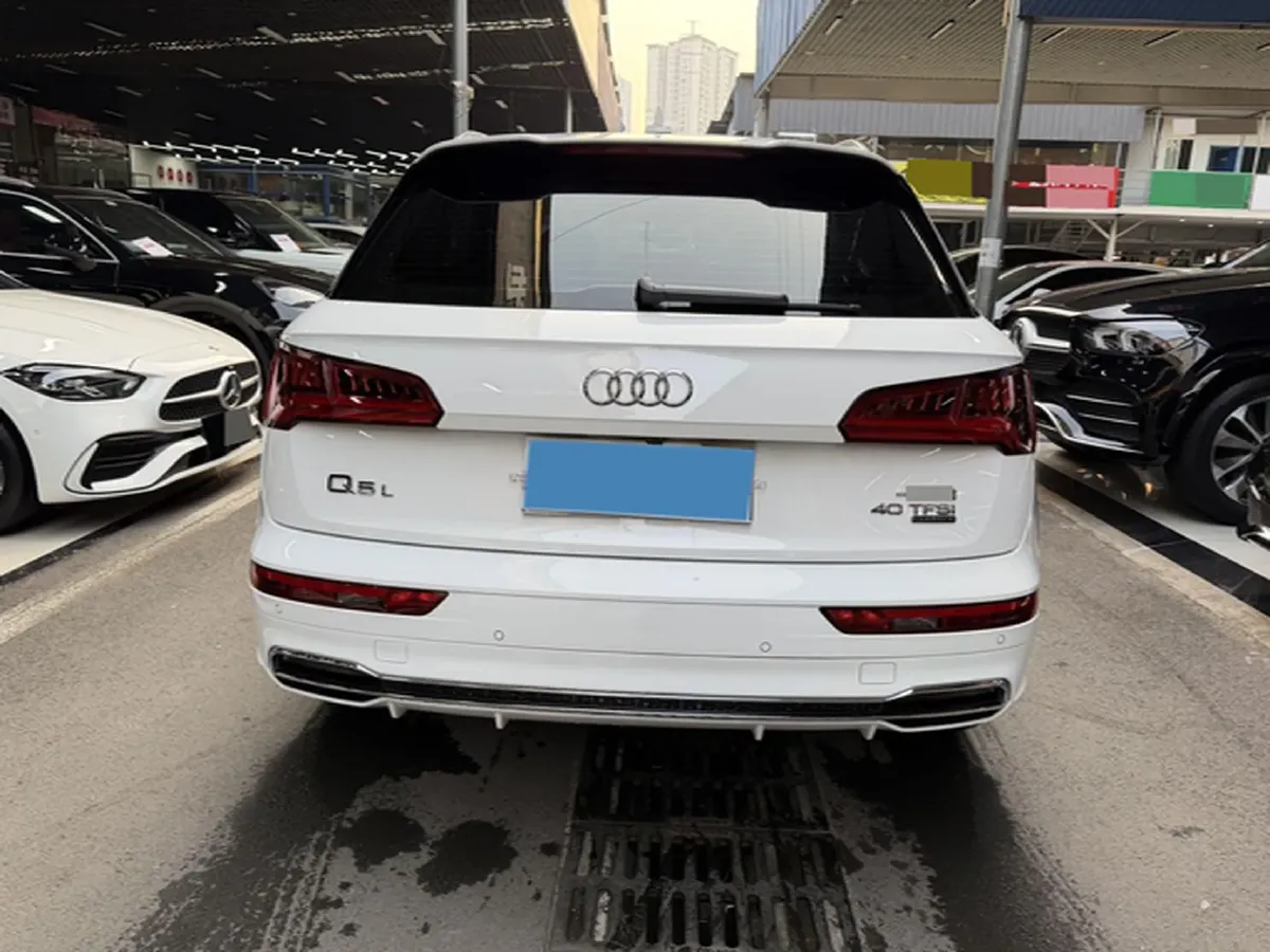 2020 Audi Q5L 2.0T 190HP L4 7DCT,autocango,china used car exporter,china ev exporter,chinese used car exporter,chinese used ev exporter