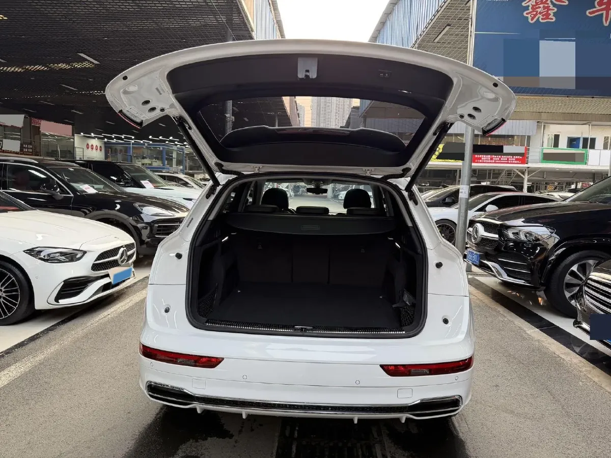 2020 Audi Q5L 2.0T 190HP L4 7DCT,autocango,china used car exporter,china ev exporter,chinese used car exporter,chinese used ev exporter