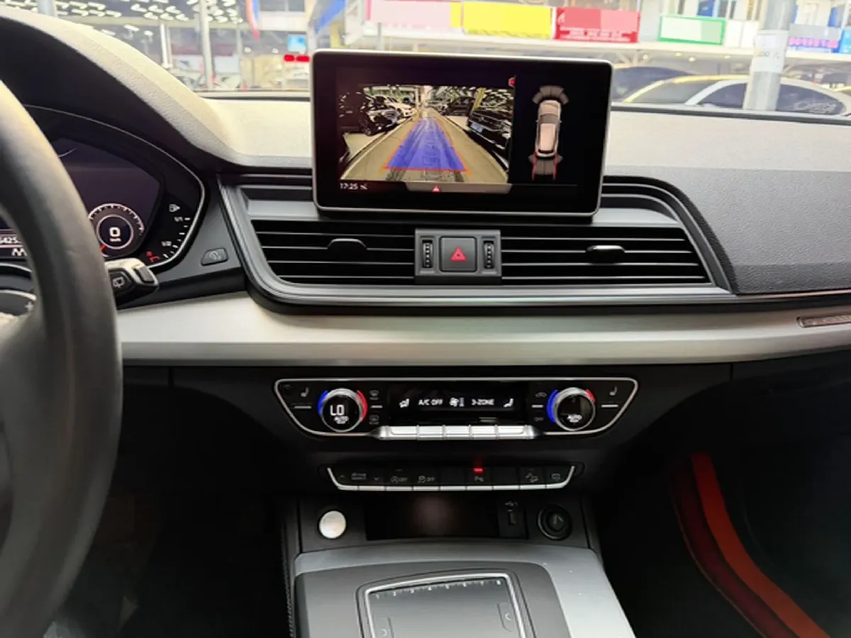 2020 Audi Q5L 2.0T 190HP L4 7DCT,autocango,china used car exporter,china ev exporter,chinese used car exporter,chinese used ev exporter