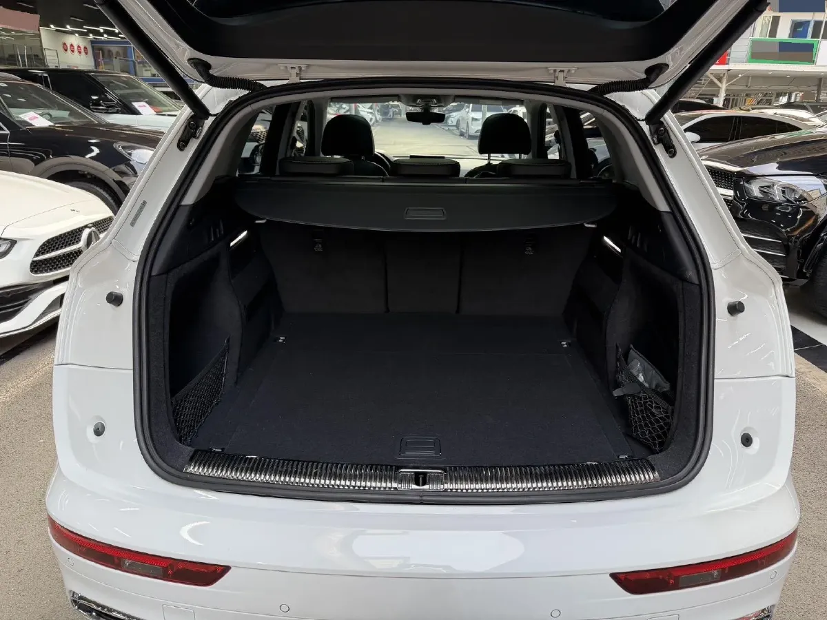 2020 Audi Q5L 2.0T 190HP L4 7DCT,autocango,china used car exporter,china ev exporter,chinese used car exporter,chinese used ev exporter