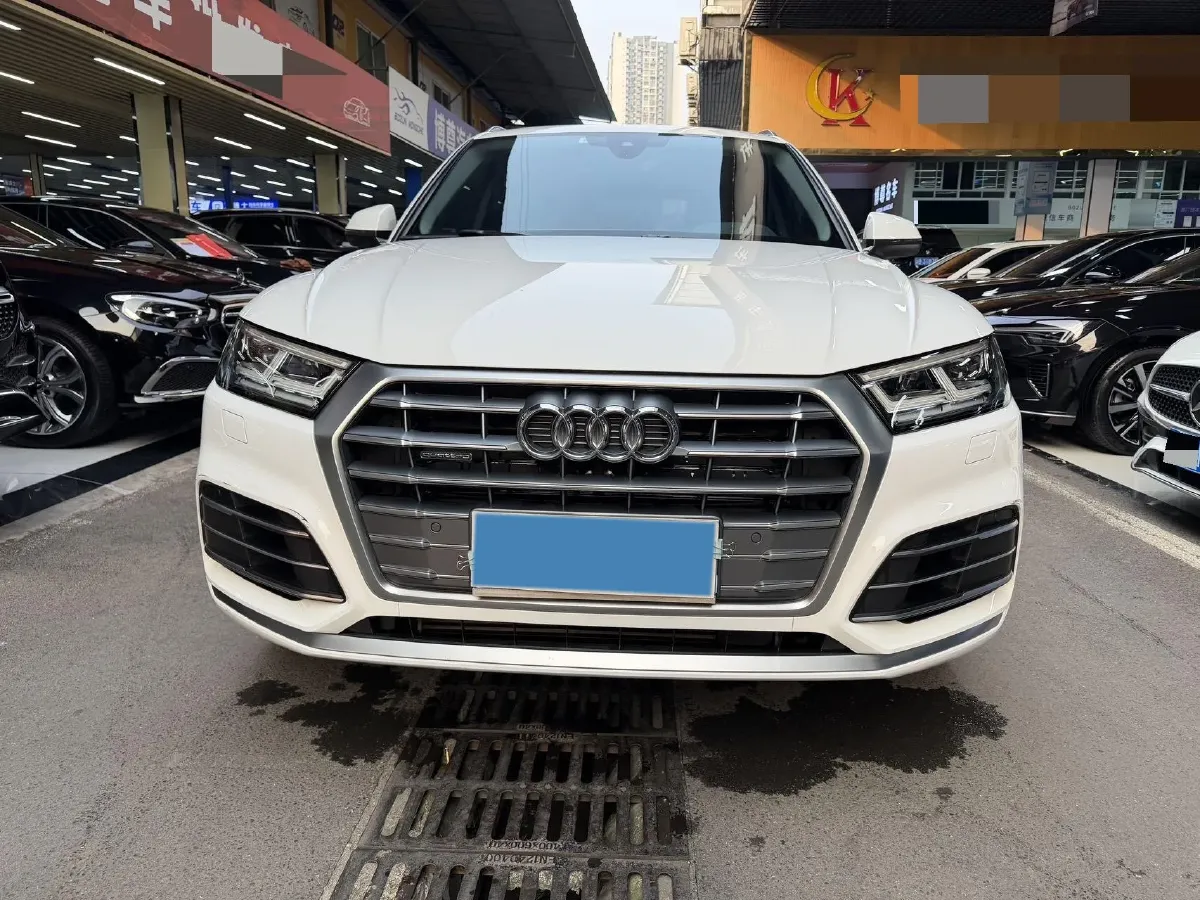 2020 Audi Q5L 2.0T 190HP L4 7DCT,autocango,china used car exporter,china ev exporter,chinese used car exporter,chinese used ev exporter