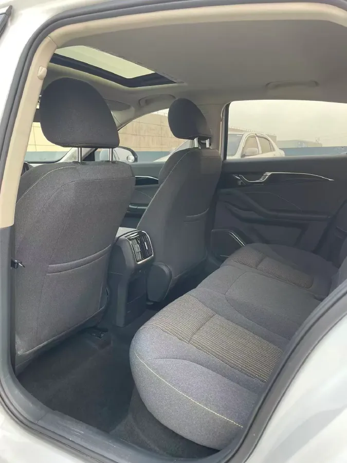 2021 Bestune B70 1.5T 169HP L4 7DCT,autocango,china used car exporter,china ev exporter,chinese used car exporter,chinese used ev exporter