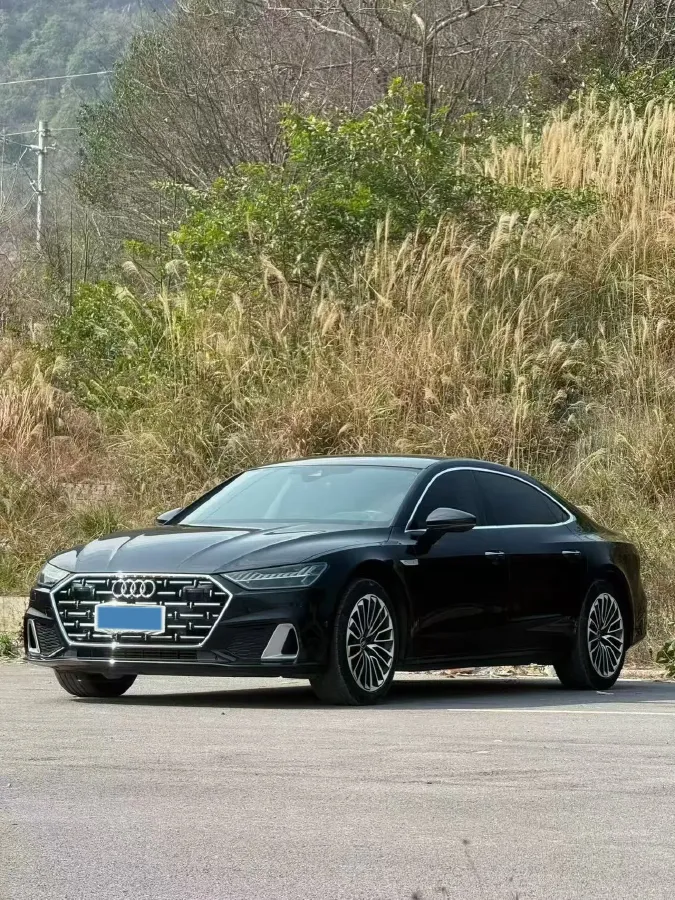 2024 Audi A7L 2.0T 245HP L4 7DCT,autocango,china used car exporter,china ev exporter,chinese used car exporter,chinese used ev exporter
