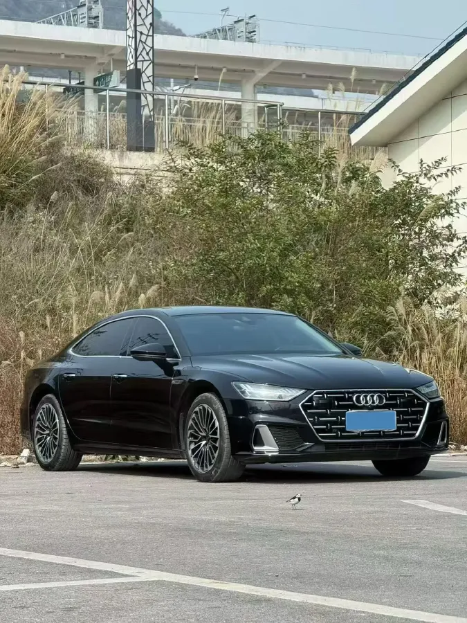 2024 Audi A7L 2.0T 245HP L4 7DCT,autocango,china used car exporter,china ev exporter,chinese used car exporter,chinese used ev exporter
