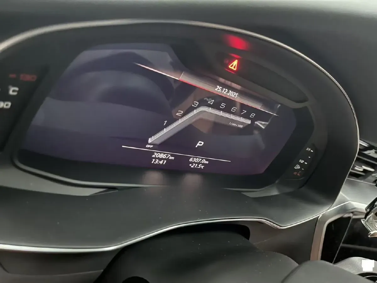 2024 Audi A7L 2.0T 245HP L4 7DCT,autocango,china used car exporter,china ev exporter,chinese used car exporter,chinese used ev exporter