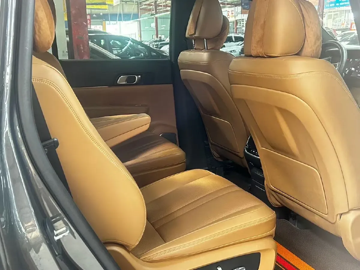 2020 Li ONE Range Extended 131HP REEV 40.5KWH,autocango,china used car exporter,china ev exporter,chinese used car exporter,chinese used ev exporter