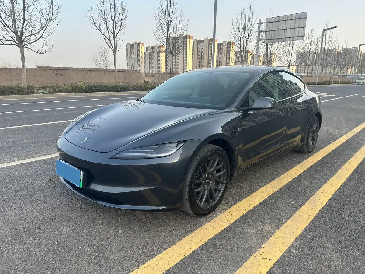 2025 Tesla Model 3 BEV 62.5KWH