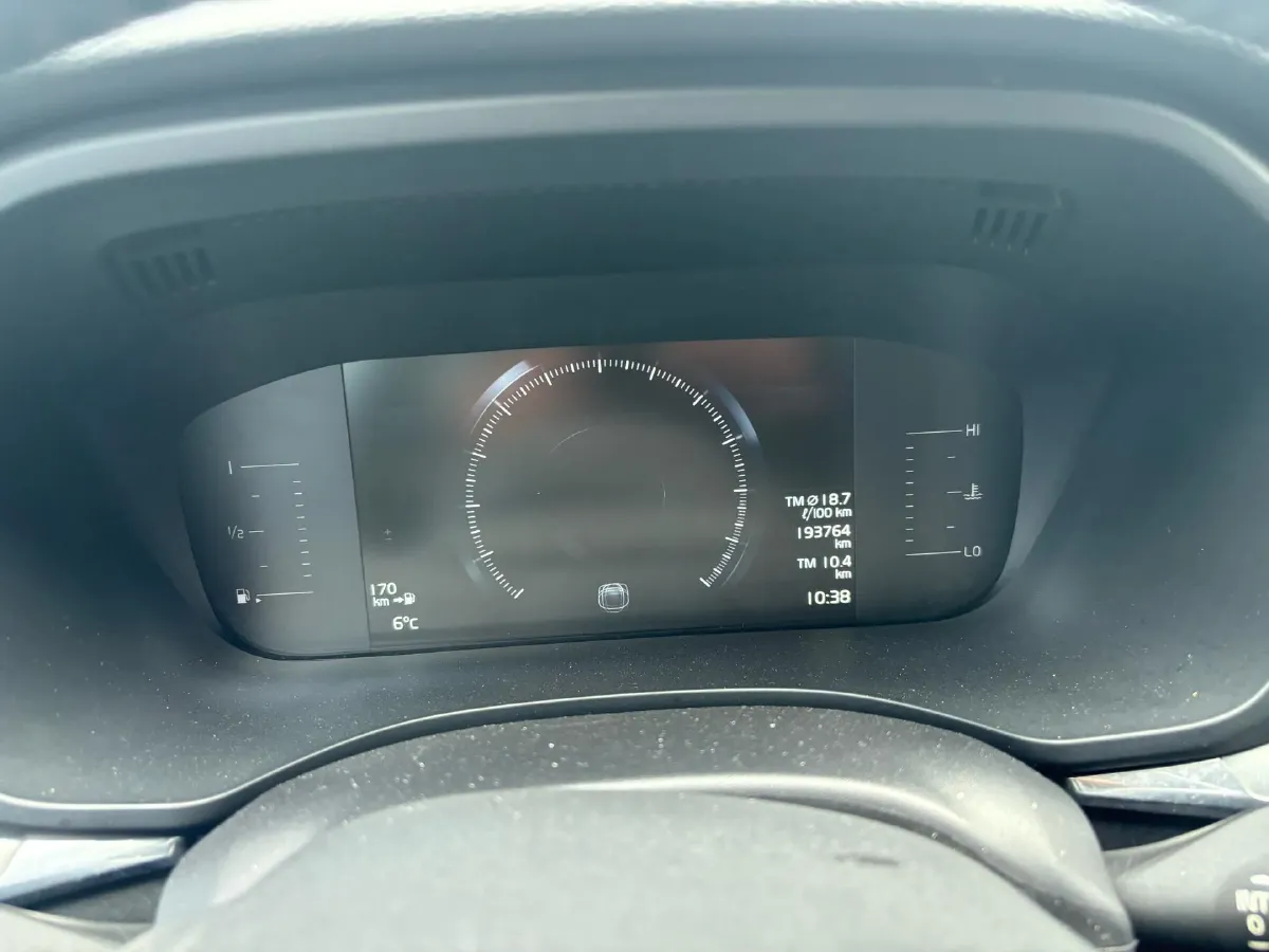 2018 Volvo XC60 2.0T 254HP L4 8AT,autocango,china used car exporter,china ev exporter,chinese used car exporter,chinese used ev exporter