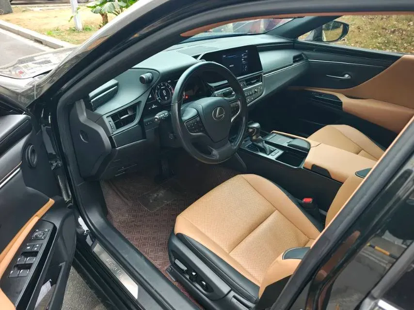 2021 Lexus ES 2.5L 207HP L4 8AT,autocango,china used car exporter,china ev exporter,chinese used car exporter,chinese used ev exporter