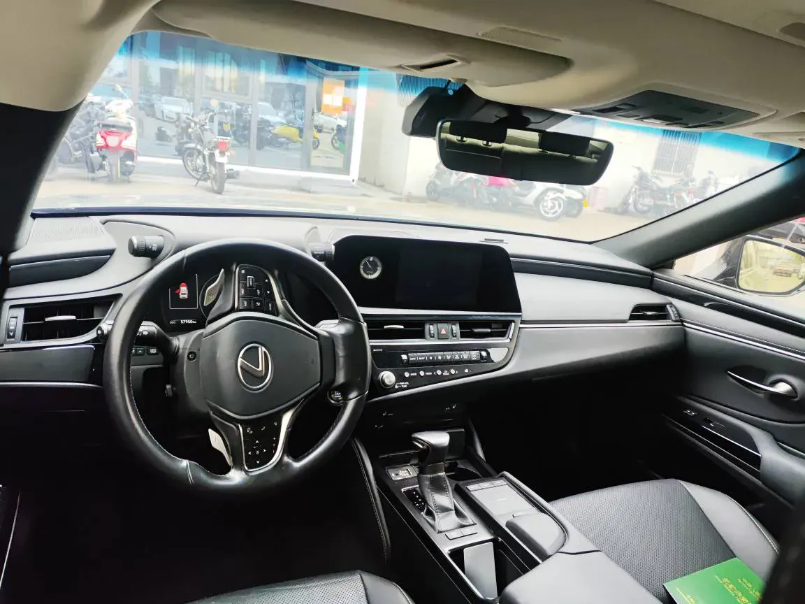 2022 Lexus ES 2.0L 173HP L4 CVT,autocango,china used car exporter,china ev exporter,chinese used car exporter,chinese used ev exporter