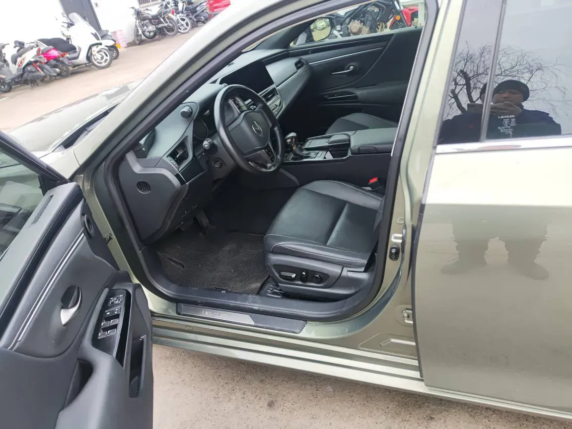 2022 Lexus ES 2.0L 173HP L4 CVT,autocango,china used car exporter,china ev exporter,chinese used car exporter,chinese used ev exporter