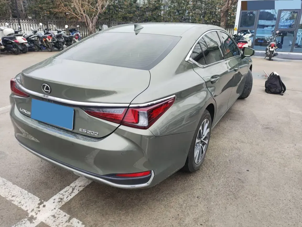 2022 Lexus ES 2.0L 173HP L4 CVT,autocango,china used car exporter,china ev exporter,chinese used car exporter,chinese used ev exporter