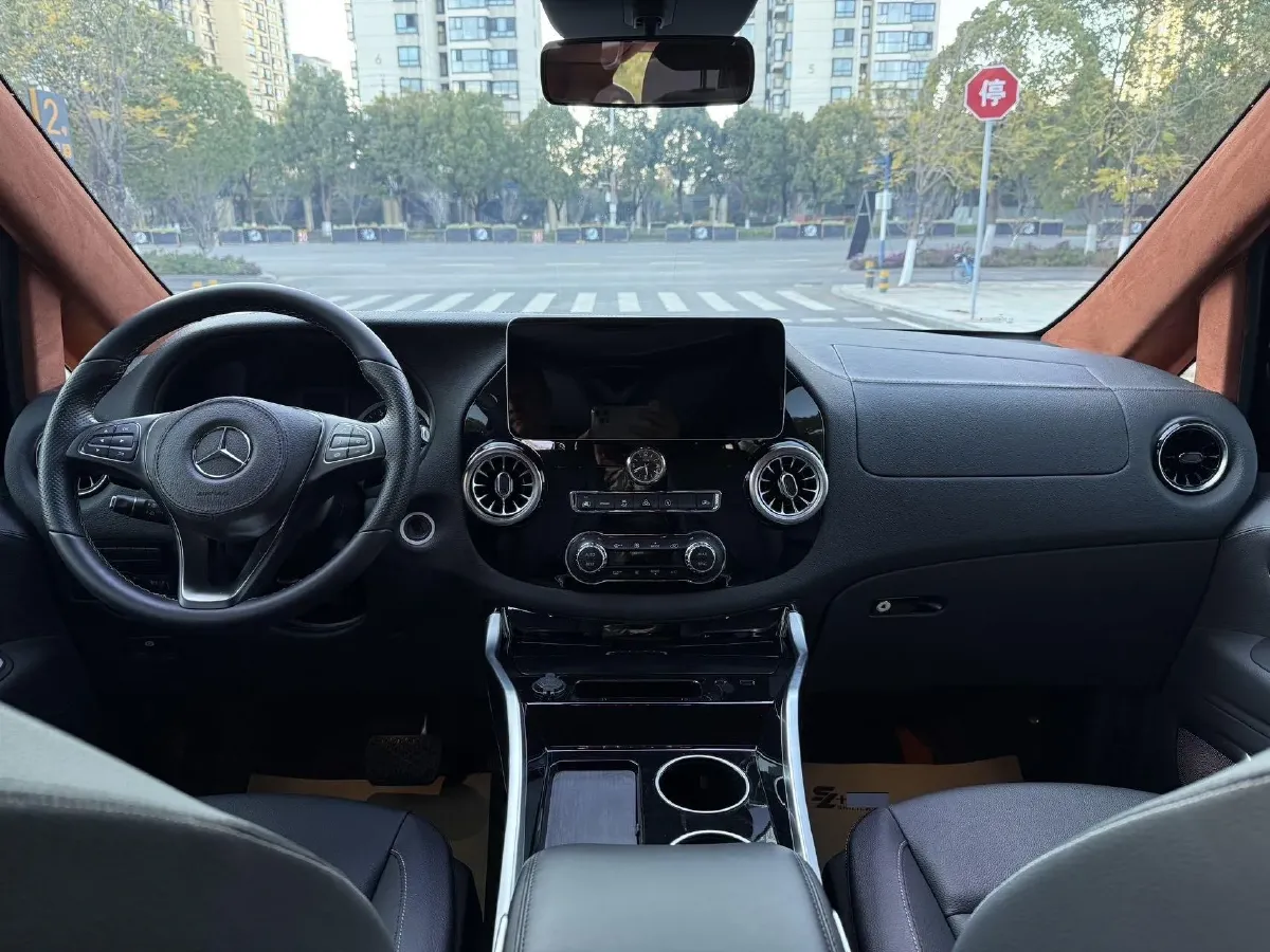 2023 Mercedes-Benz Vito 2.0T 211HP L4 9AT,autocango,china used car exporter,china ev exporter,chinese used car exporter,chinese used ev exporter