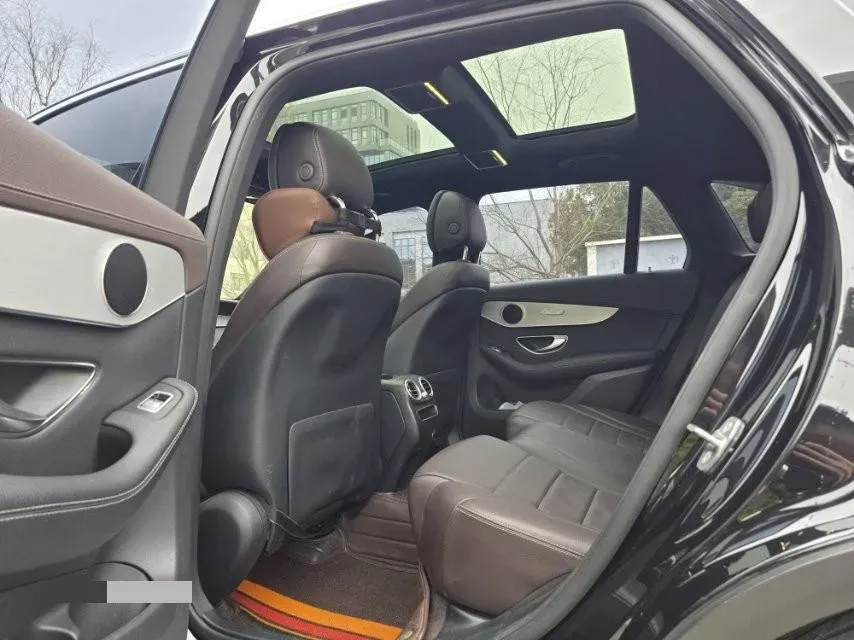 2021 Mercedes-Benz GLC Class 2.0T 197HP L4 9AT,autocango,china used car exporter,china ev exporter,chinese used car exporter,chinese used ev exporter