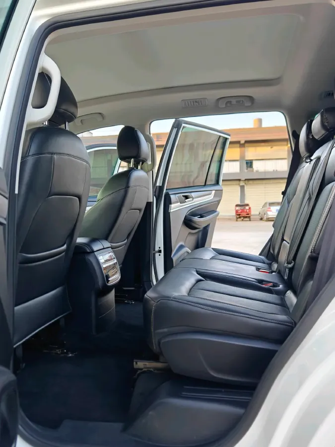 2019 Roewe RX8 2.0T 222HP L4 6AT,autocango,china used car exporter,china ev exporter,chinese used car exporter,chinese used ev exporter