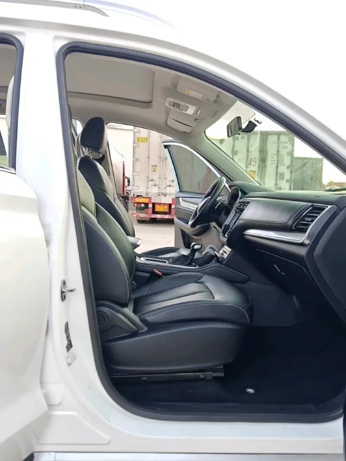 2019 Roewe RX8 2.0T 222HP L4 6AT,autocango,china used car exporter,china ev exporter,chinese used car exporter,chinese used ev exporter