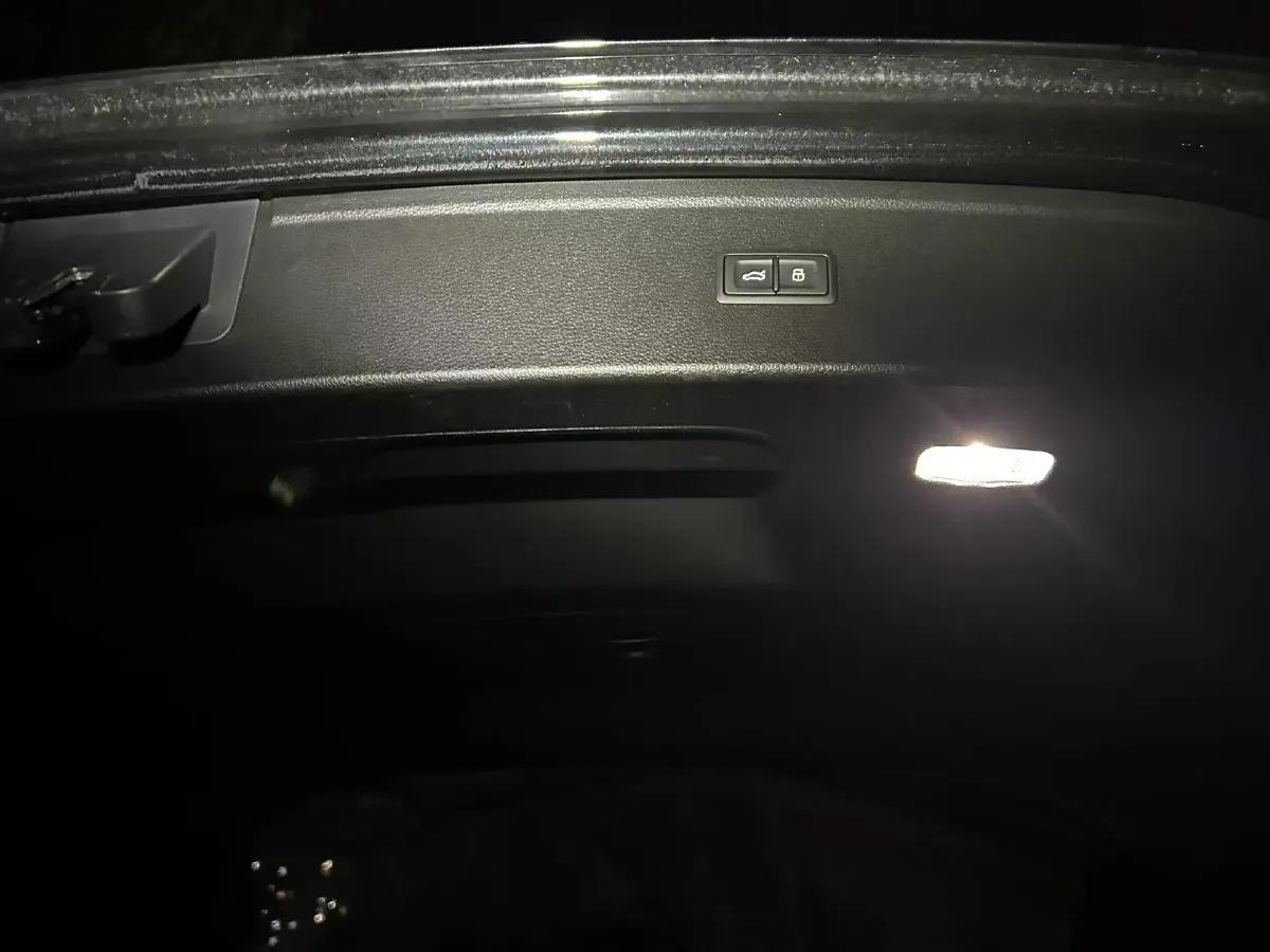 2023 Audi Q5L 2.0T 190HP L4 7DCT,autocango,china used car exporter,china ev exporter,chinese used car exporter,chinese used ev exporter