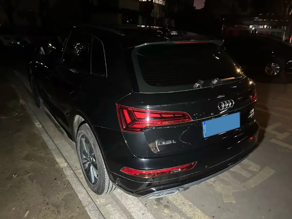 2023 Audi Q5L 2.0T 190HP L4 7DCT,autocango,china used car exporter,china ev exporter,chinese used car exporter,chinese used ev exporter
